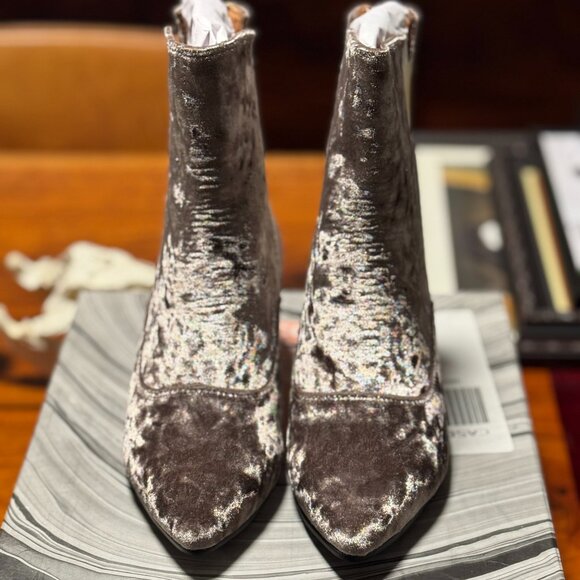 Jeffrey Campbell x Free People Crushed Velvet Chelsea Boots in Taupe Size 6 - Picture 2 of 4